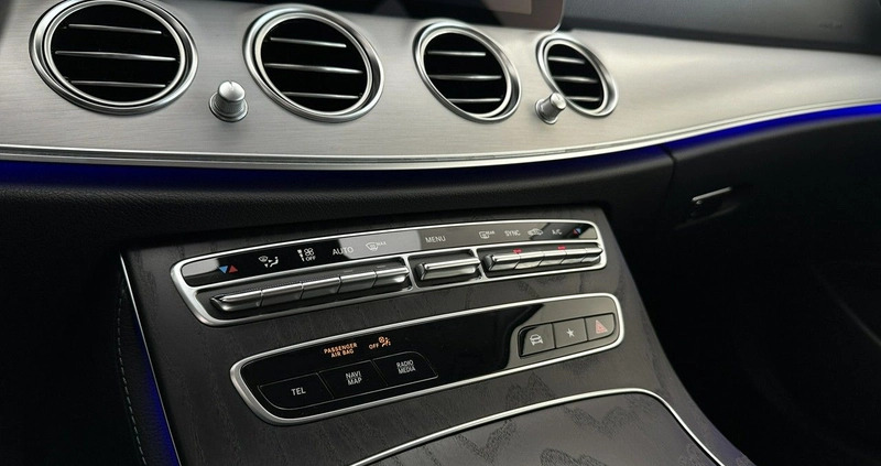 Mercedes-Benz Klasa E cena 148900 przebieg: 128525, rok produkcji 2021 z Czaplinek małe 781